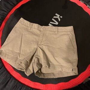 Magellan Outdoors Tan Cargo Shorts Classic Versatile Design